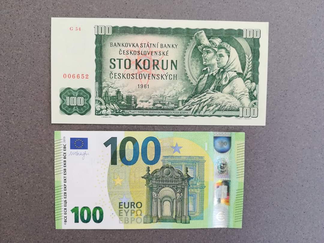 100 korun vs 100 E front